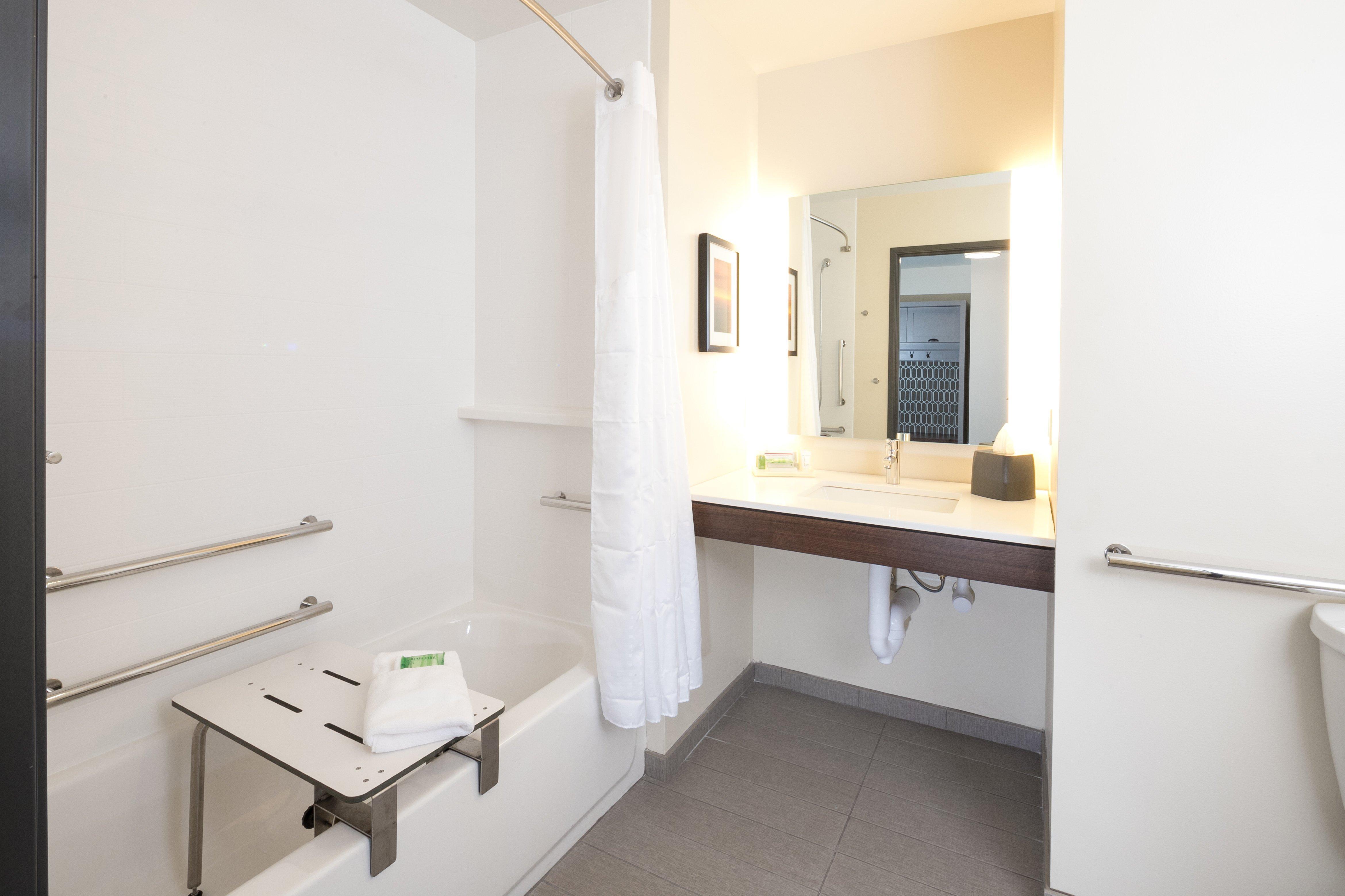 Holiday Inn Hotel & Suites - Mount Pleasant By Ihg מראה חיצוני תמונה