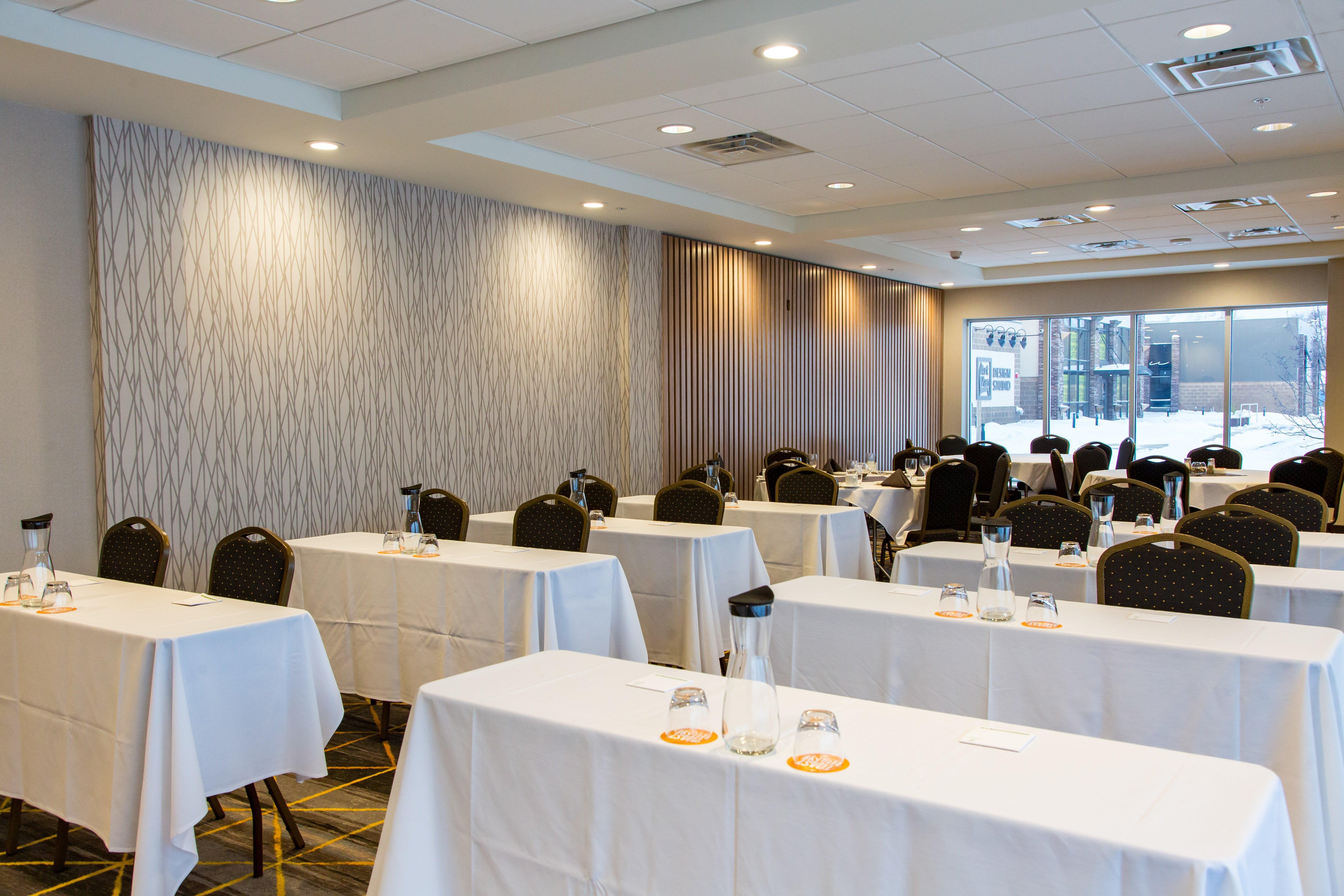 Holiday Inn Hotel & Suites - Mount Pleasant By Ihg מראה חיצוני תמונה